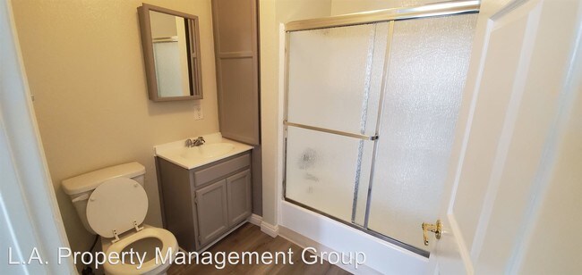 Building Photo - 9905 S Broadway