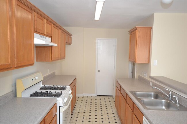 Building Photo - 1701 Rio Bravo Loop