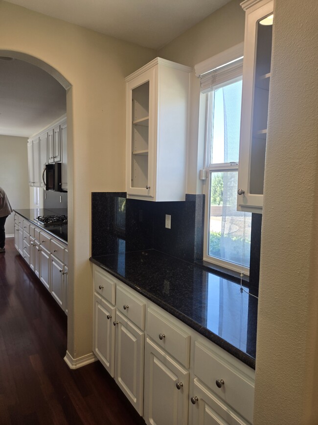 Building Photo - 3649 Mountain Shadows Ct