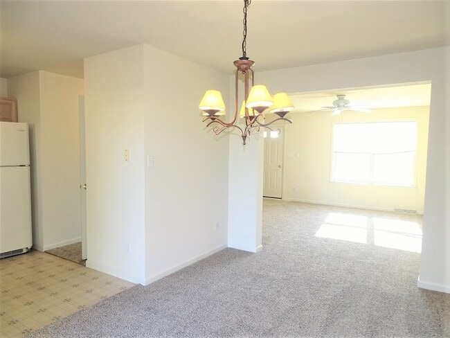 Building Photo - 41 Laurel Dr