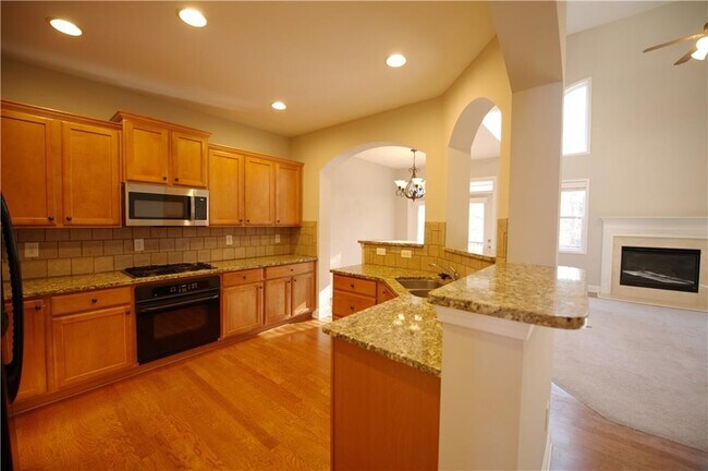 Foto del edificio - 4330 Granby Cir