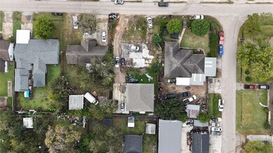 Building Photo - 4323 Continental Dr