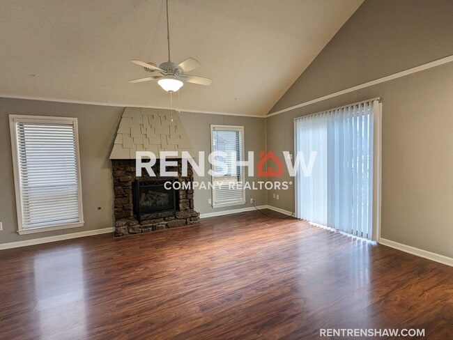 Building Photo - 6936 Briarhill - Modern Upgraded Bartlett ...