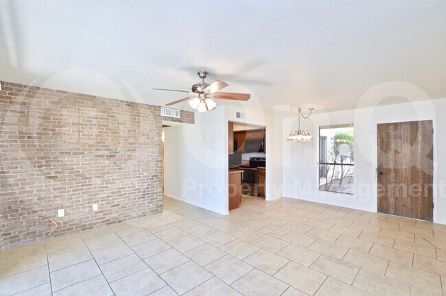 Building Photo - 3119 W Cochise Dr