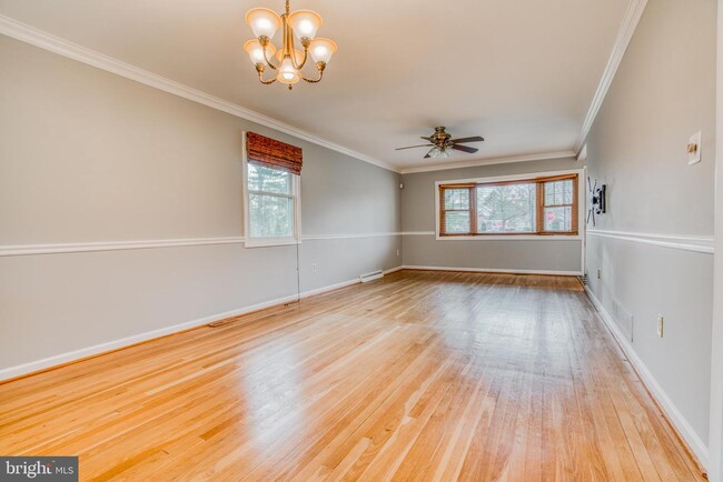 Building Photo - 45 E Timonium Rd