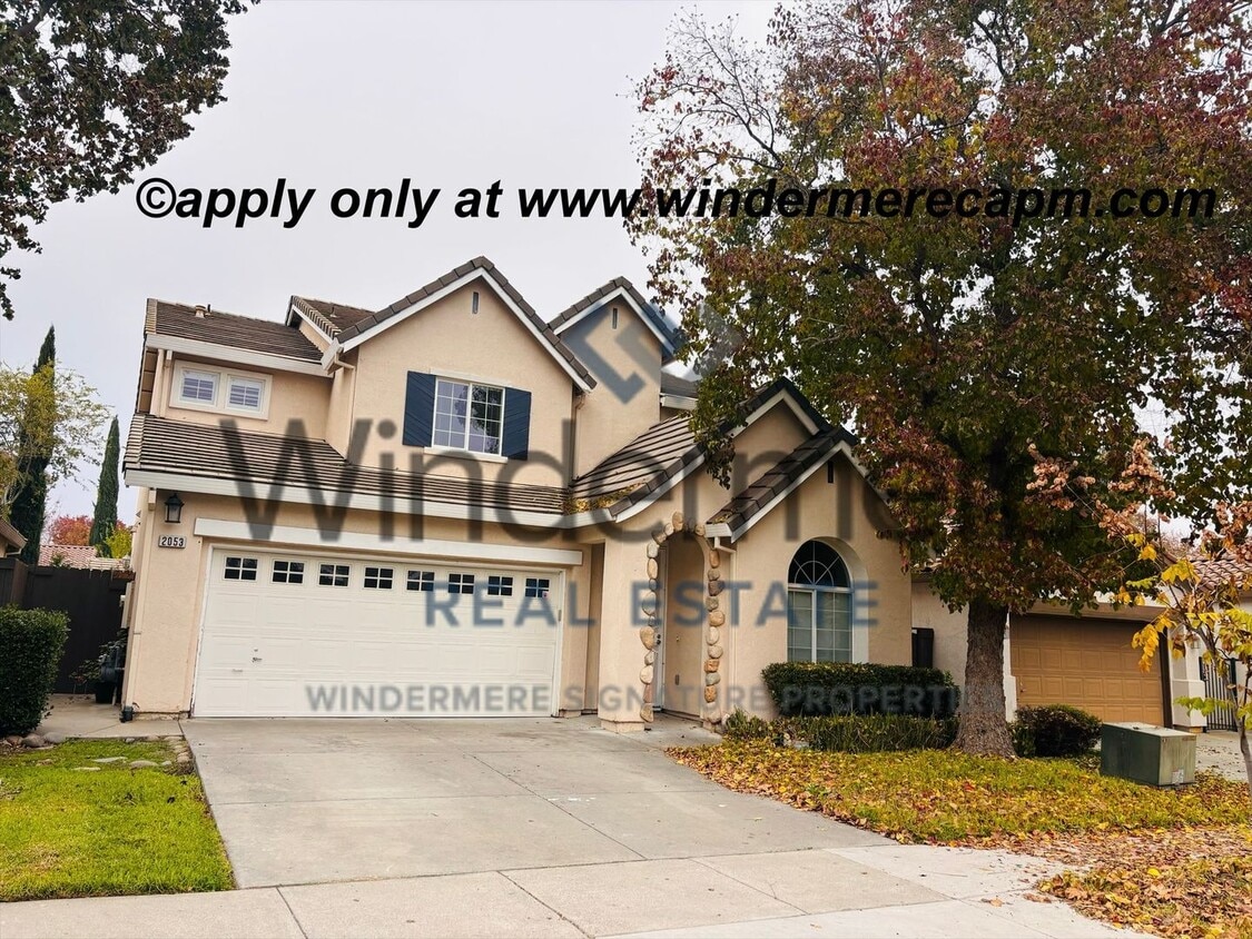Foto principal - Bright & Spacious Two-Story home in Natomas Park!!