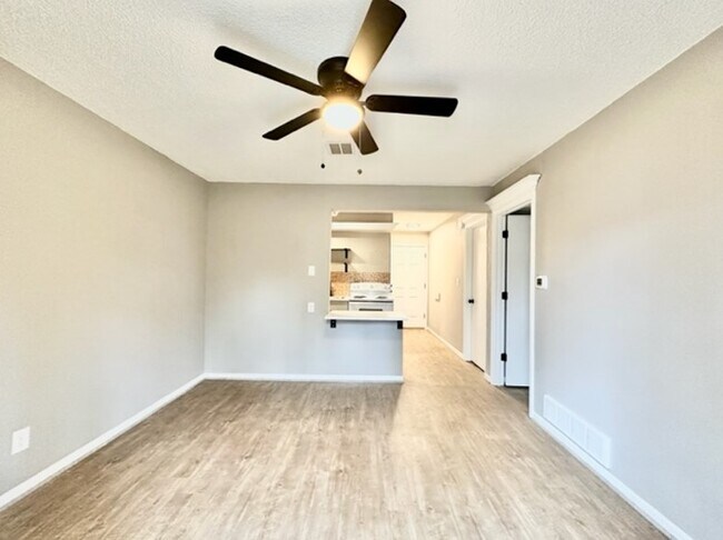 Building Photo - 411 E 2nd St