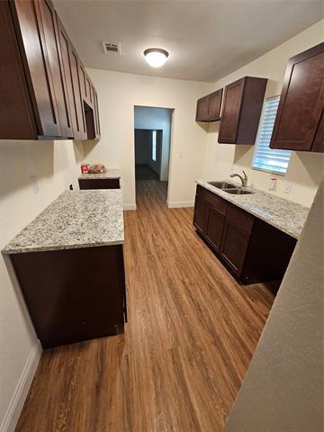 Building Photo - 1100 E Jessamine St