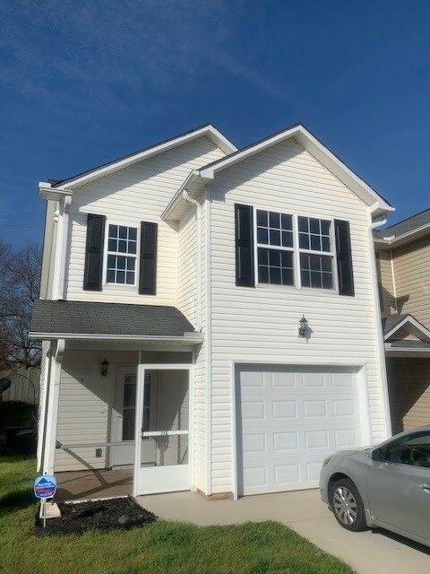Bellview Way Seneca SC 3bedroom/2.5 bath Available! - 715 Bellview Way