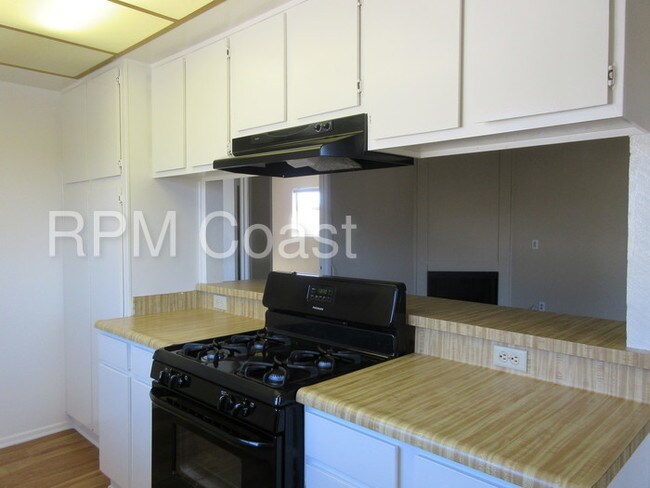Building Photo - 16672 Island Cir
