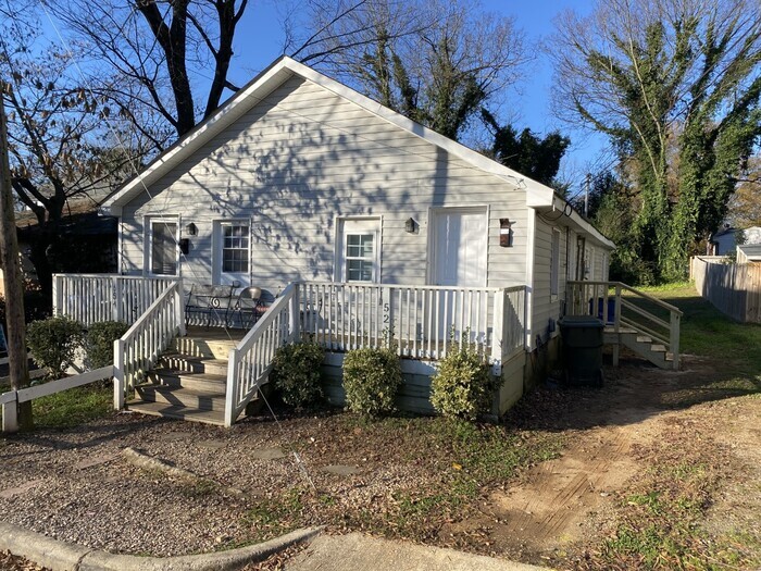 Primary Photo - Duplex 2 bd 1 ba