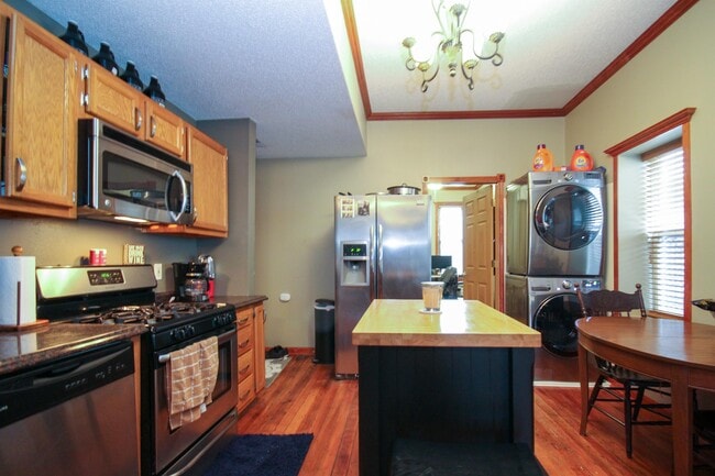 Foto del edificio - 1417 6th St NE