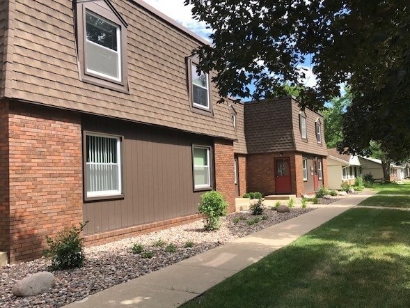 Building Photo - 300 17th Ave N