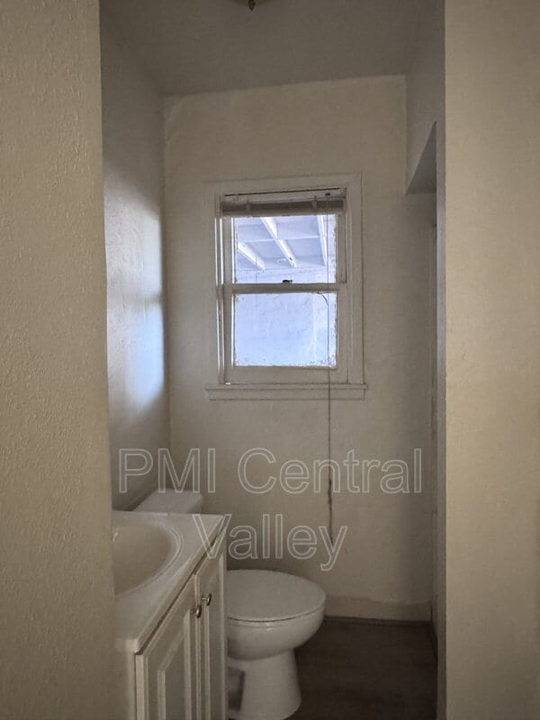 Building Photo - 1112 Barberry Ln
