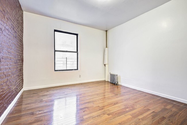 Building Photo - 516 W 174th St