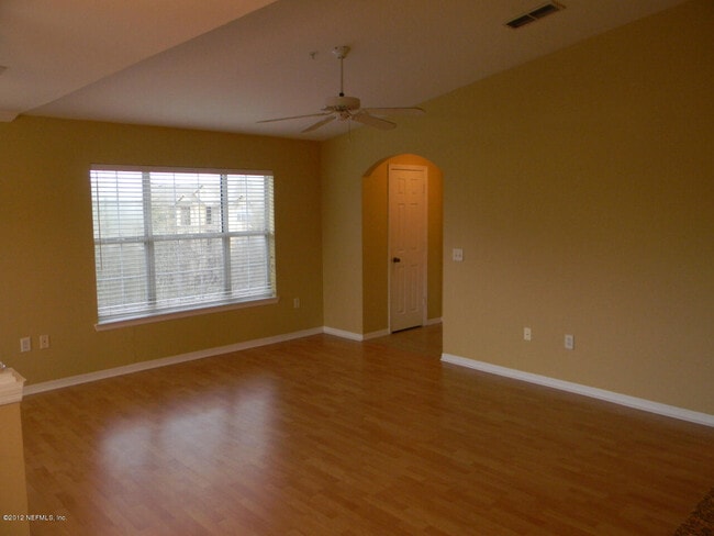 Building Photo - 7800 Point Meadows Dr