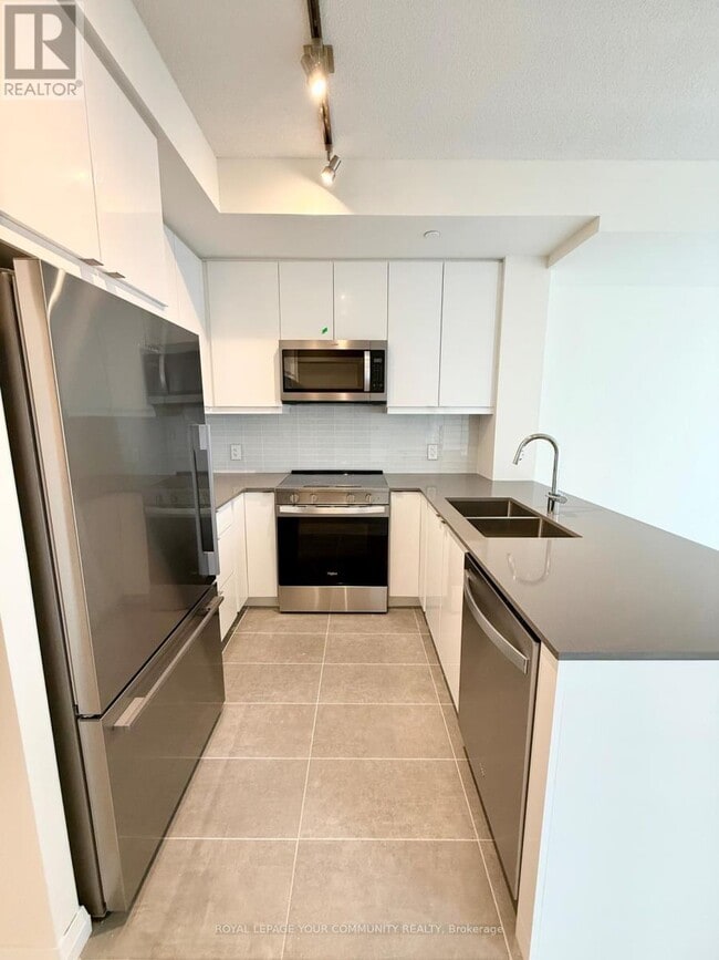 Photo du bâtiment - 3270 Sheppard Ave E