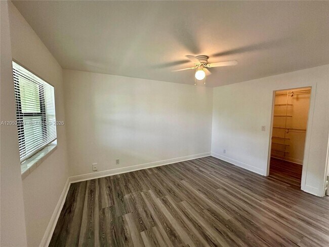 Foto del edificio - 8767 NW 39th St