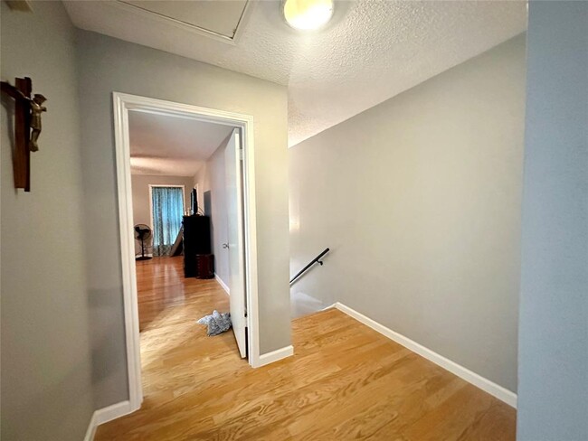 Building Photo - 6452 Kentwick Dr