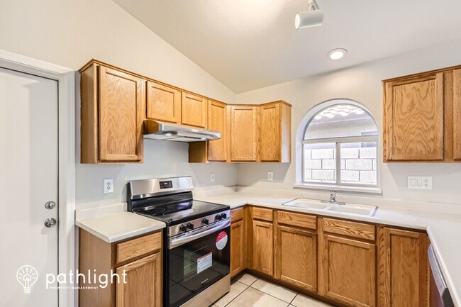 Building Photo - 1925 127 Avenue, Avondale, AZ, 85392