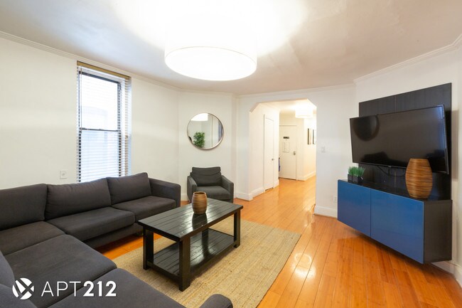 Foto del edificio - 116 E 4th St
