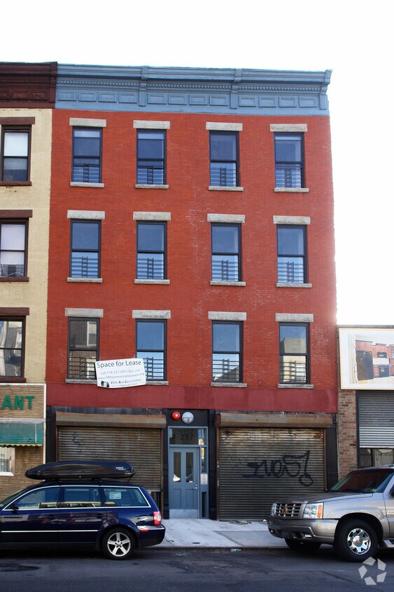 Primary Photo - 257 3rd Ave