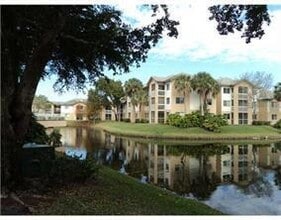 Building Photo - 9901 Westview Dr