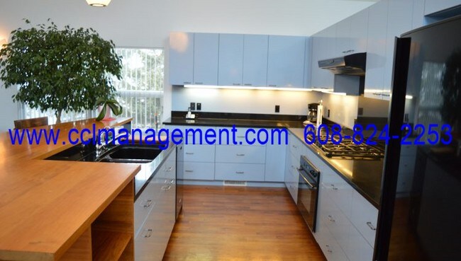 Foto del edificio - 9 Prairie Hill Ct