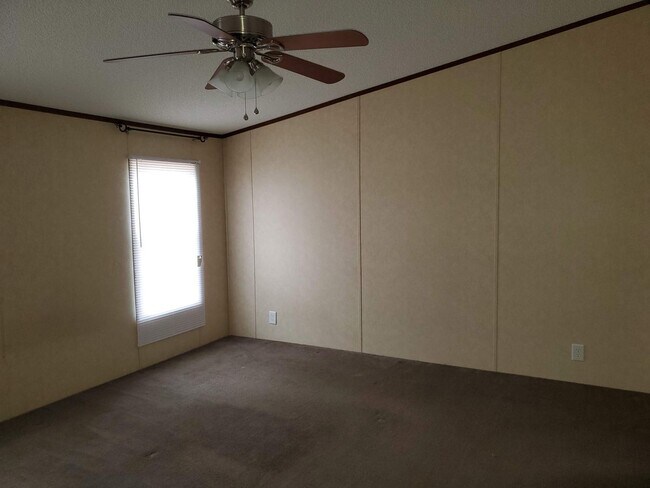 Building Photo - 4 br, 2 bath House - 508 Brant