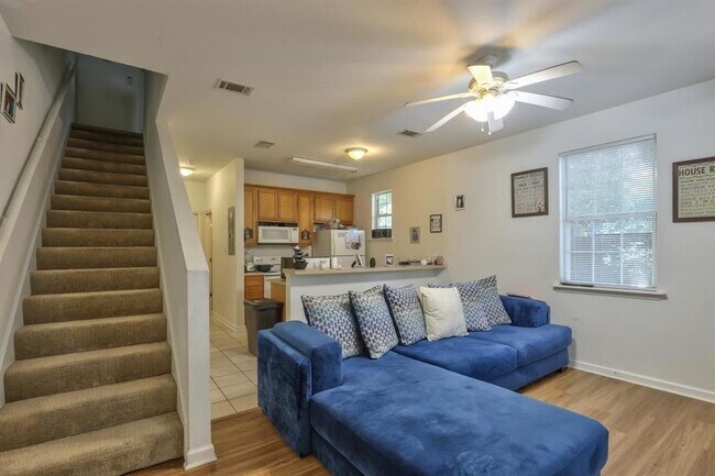 Building Photo - 924 Ashburn Dr