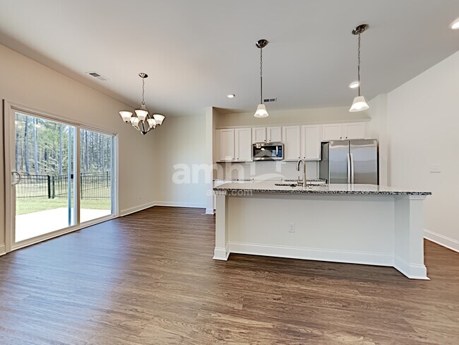 Foto del edificio - 303 Bering Ln