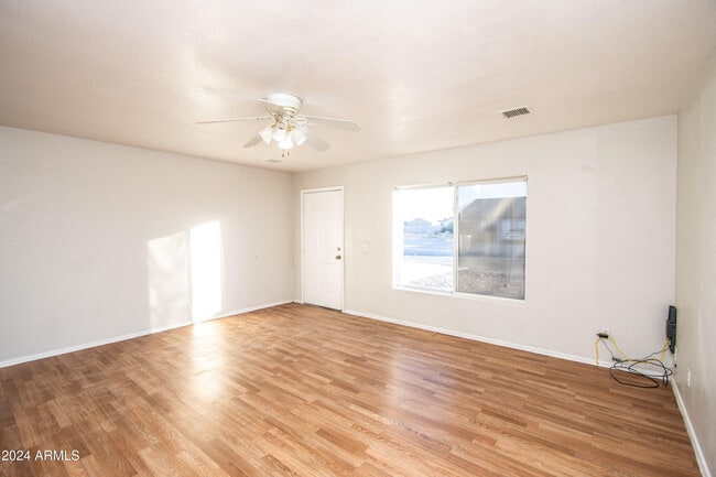 Building Photo - 10926 W Carousel Dr