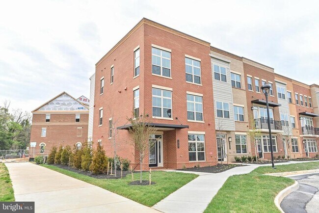 Building Photo - 10665 Fairgrounds Dr