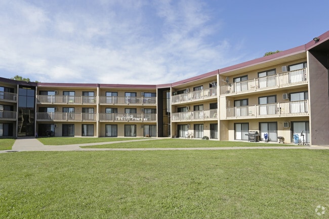Building Photo - Overlook on 100