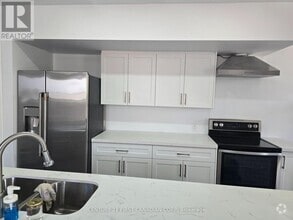 Building Photo - 387 Maitland St
