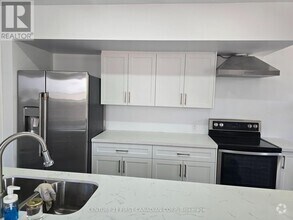 Building Photo - 387 Maitland St