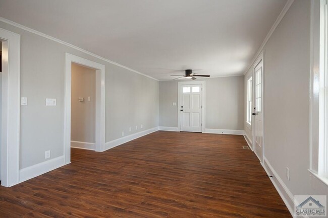 Building Photo - 346 Barnett Rd
