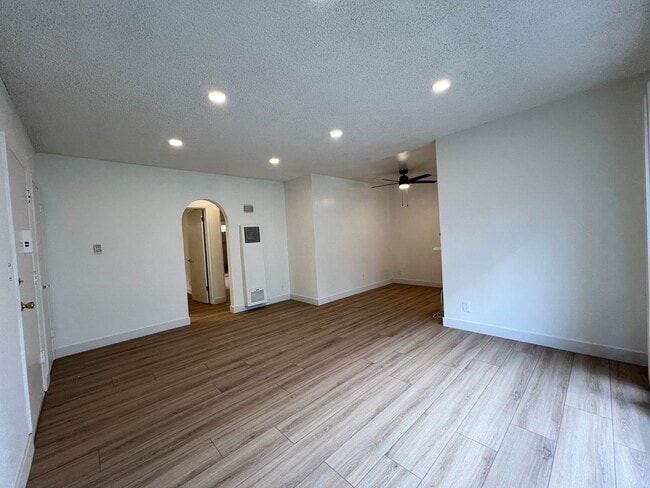 Building Photo - 3317 Keystone Av