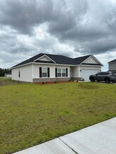 Building Photo - 157 Deerfield Dr NE