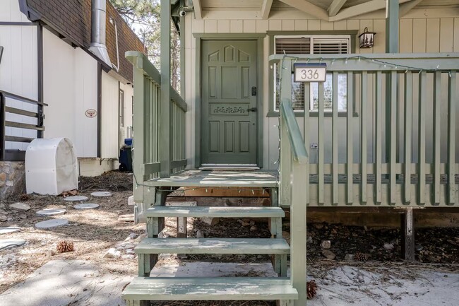 Foto del edificio - 336 Spruce Ln