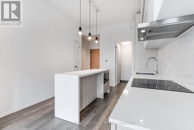 Photo du bâtiment - 8 Hillsdale Ave E