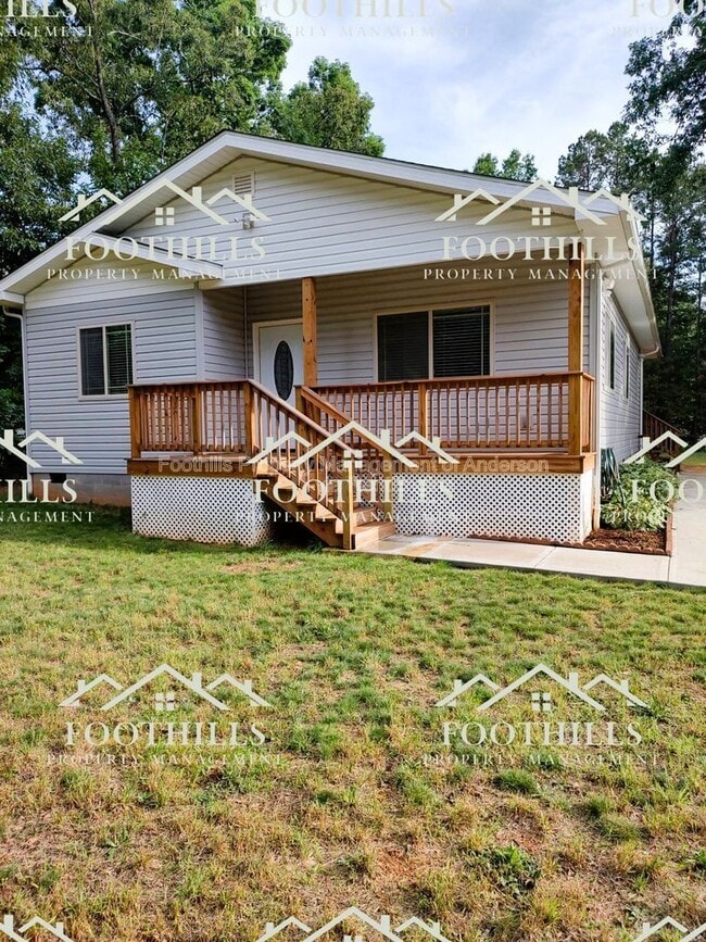 Building Photo - 427 Gibson Rd