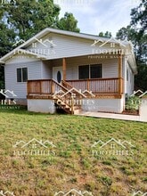 Building Photo - 427 Gibson Rd