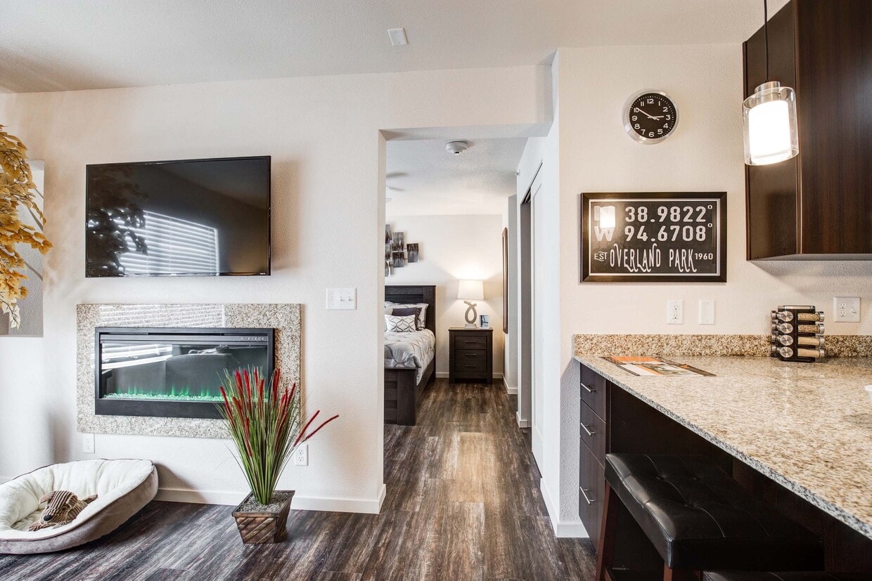 Roe 107 - 4401 W 107Th St Overland Park, KS 66207 | Apartments.com