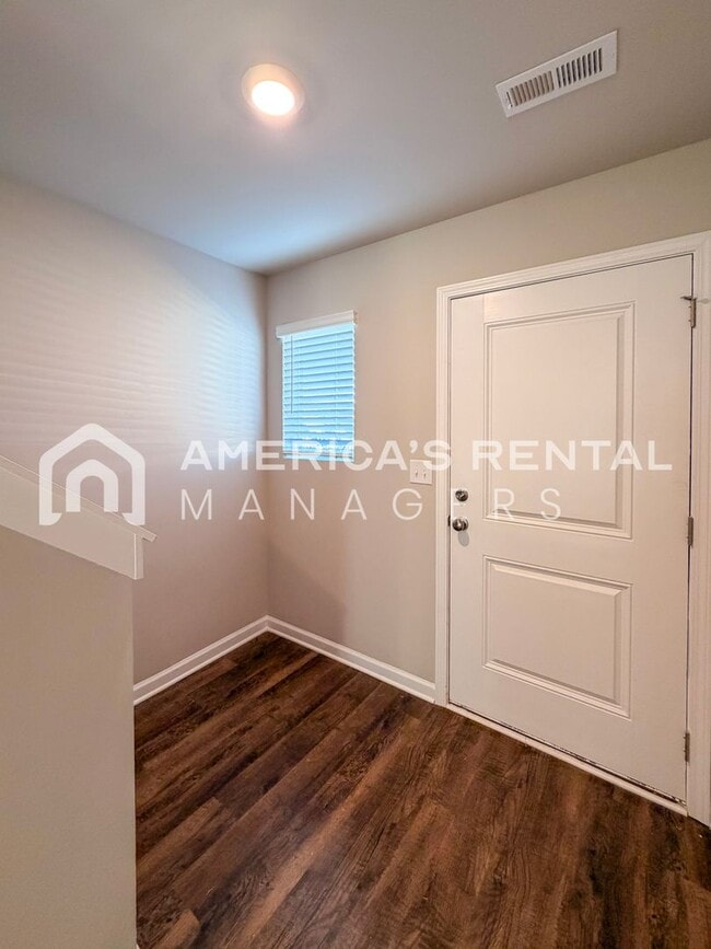Foto del edificio - New Construction Townhome for Rent in Deca...