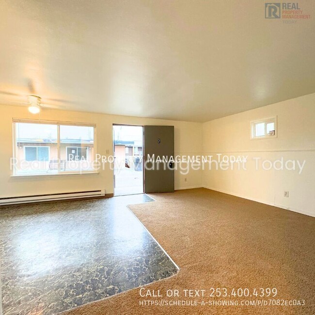 Building Photo - 1 Bedroom In Tacoma!