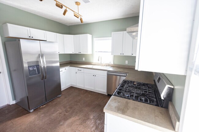 Foto del edificio - 304 Quigley St