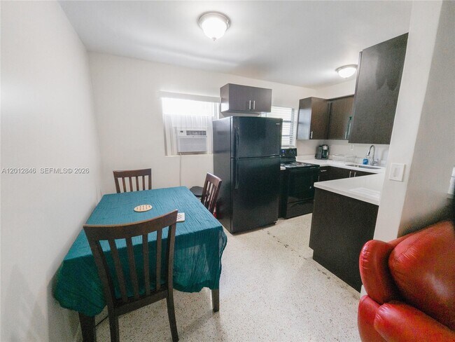 Foto del edificio - 1220 SW 5th St