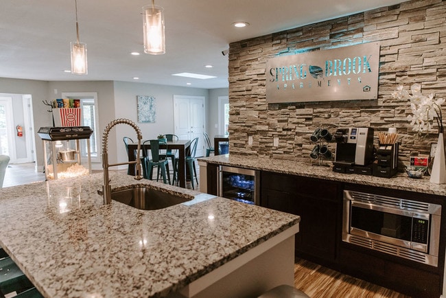 Building Photo - Spring Brook