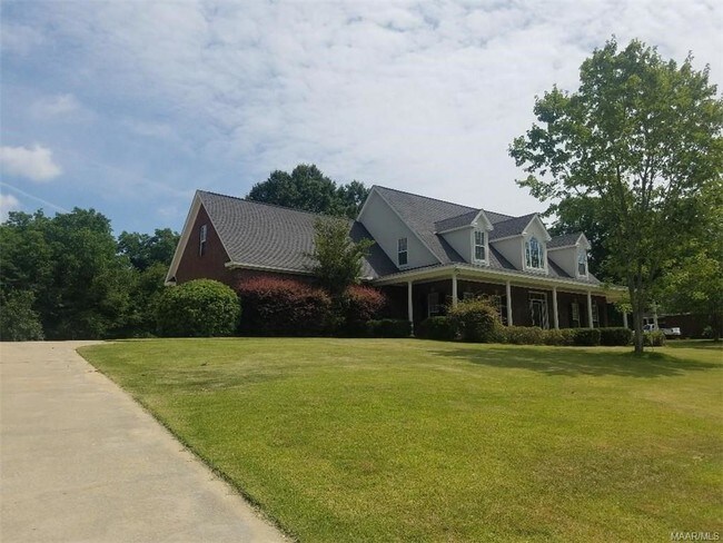 Building Photo - 409 Clear Creek View